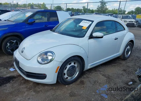 2015 Volkswagen Beetle 1.8T Classic z USA, uszkodzony, nr VIN 3VWF17AT5FM653676